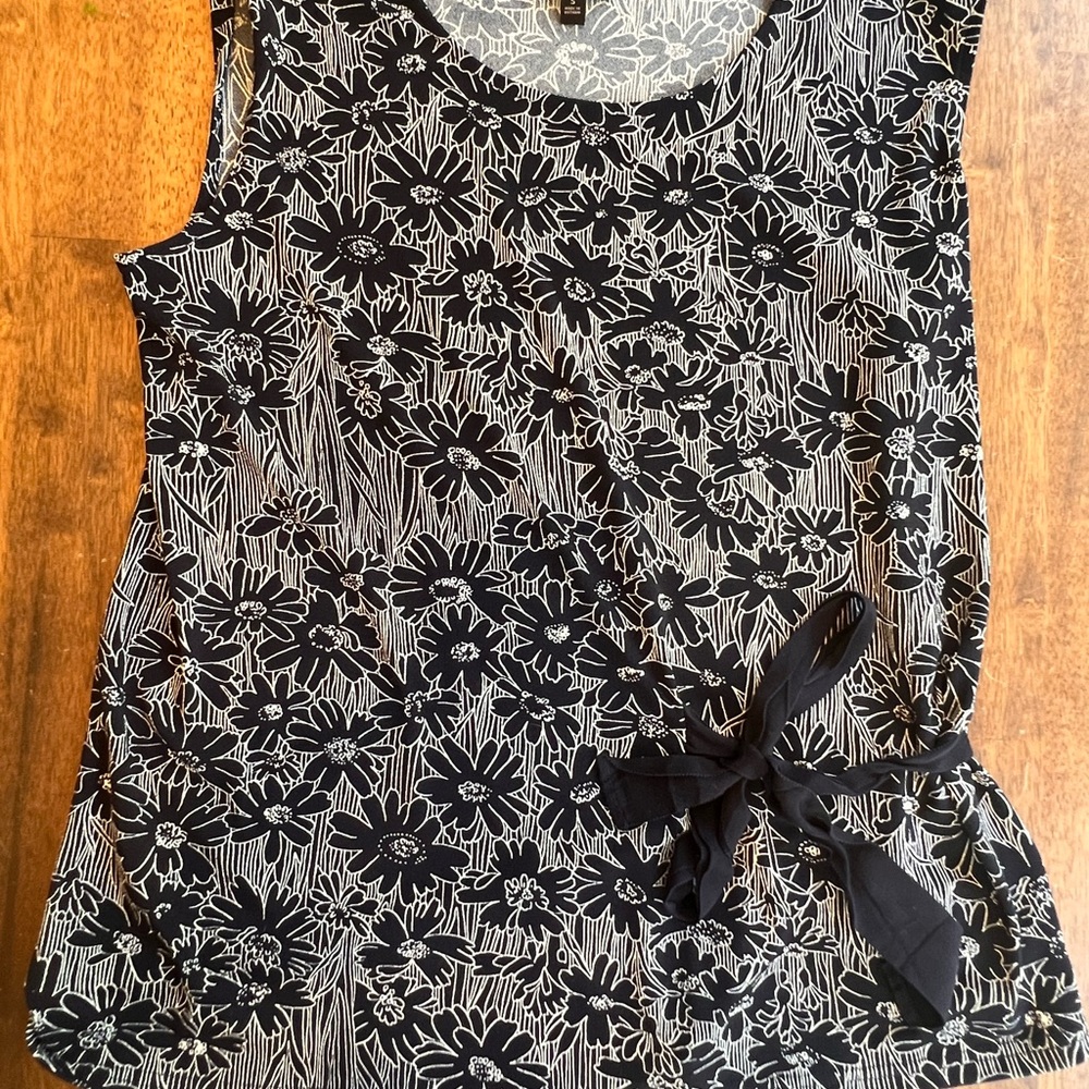 Banana Republic Floral Black and White Women's Top